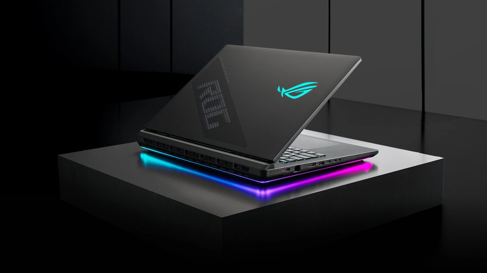 ASUS ROG Strix Scar 18, a top laptop for AI development