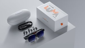 VITURE Luma Pro XR glasses with case, cable and retail box